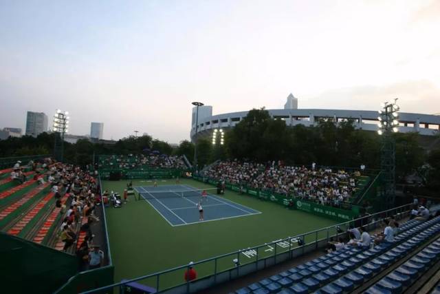 表现对比 表现对比